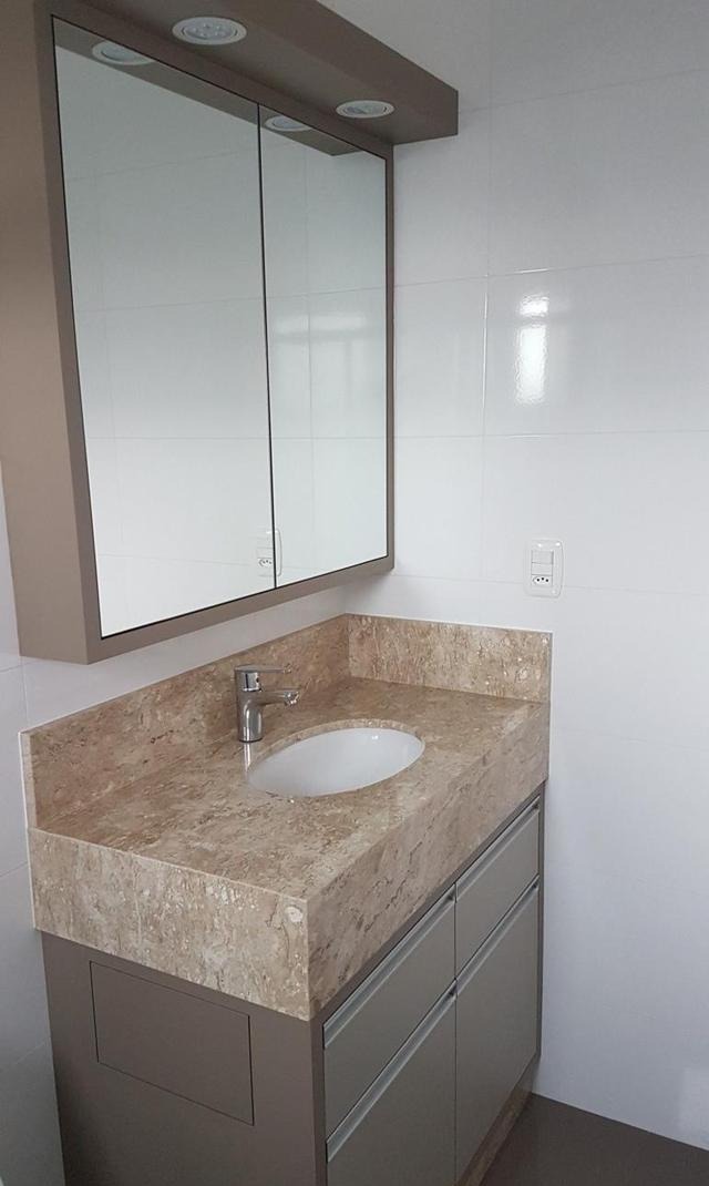 没想到吧,家里洗漱区只是“拐个弯”,反倒收纳空间加倍了!