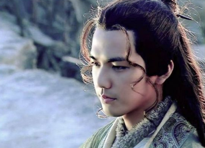 黑头 影视占据半壁江山:“龙须发型”最绝,如今仅8位男主能撑住