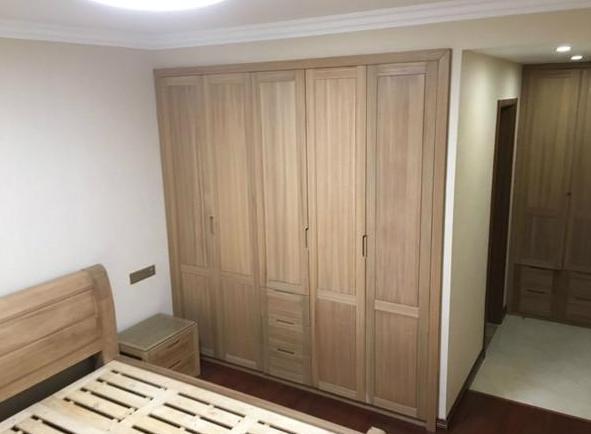 公公没花一分钱自己做的实木家具，这下可以放心让孩子住了