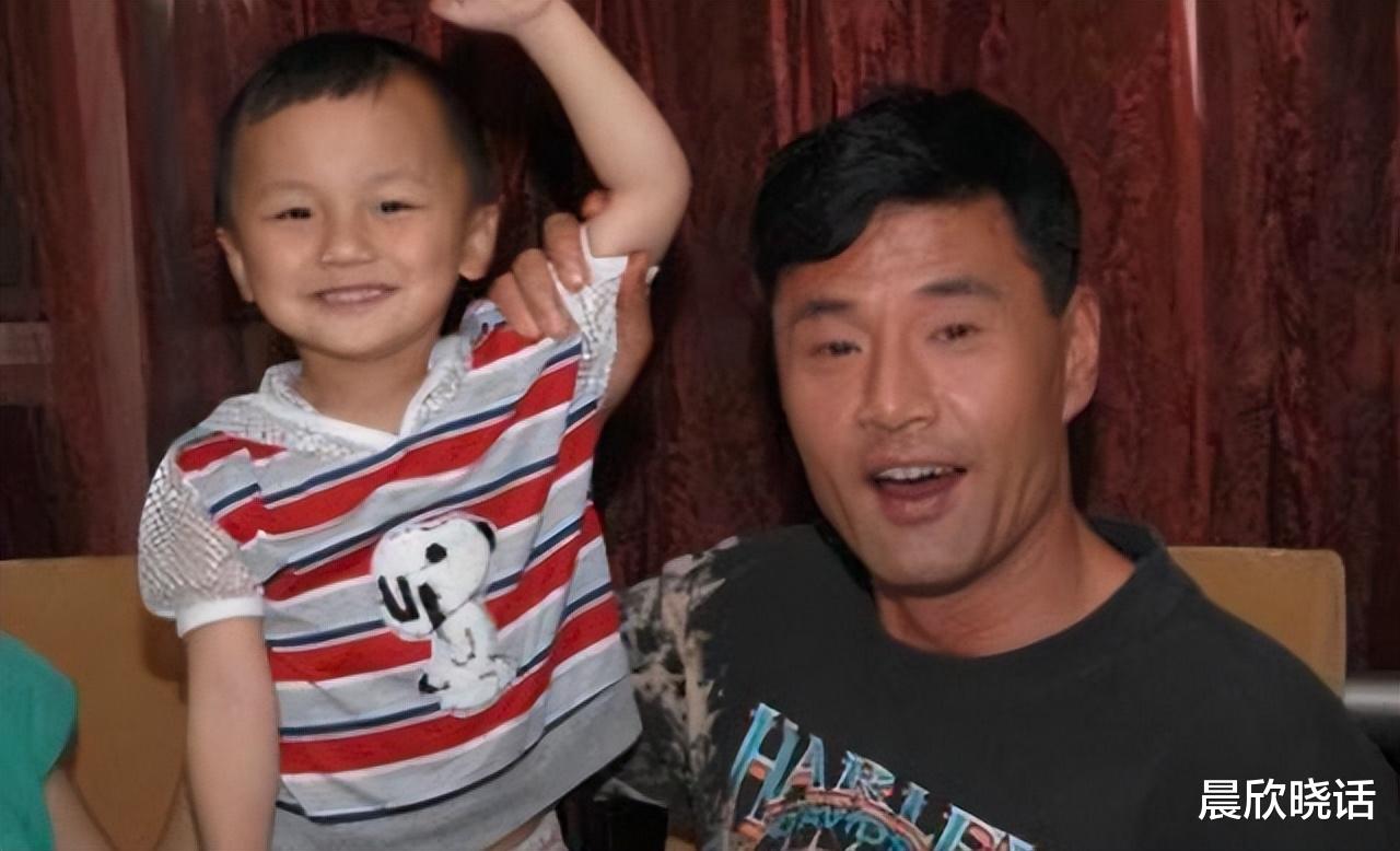 于荣光|硬汉于荣光：出道40年无绯闻，为何到了63岁，妻子坚决和他离婚？