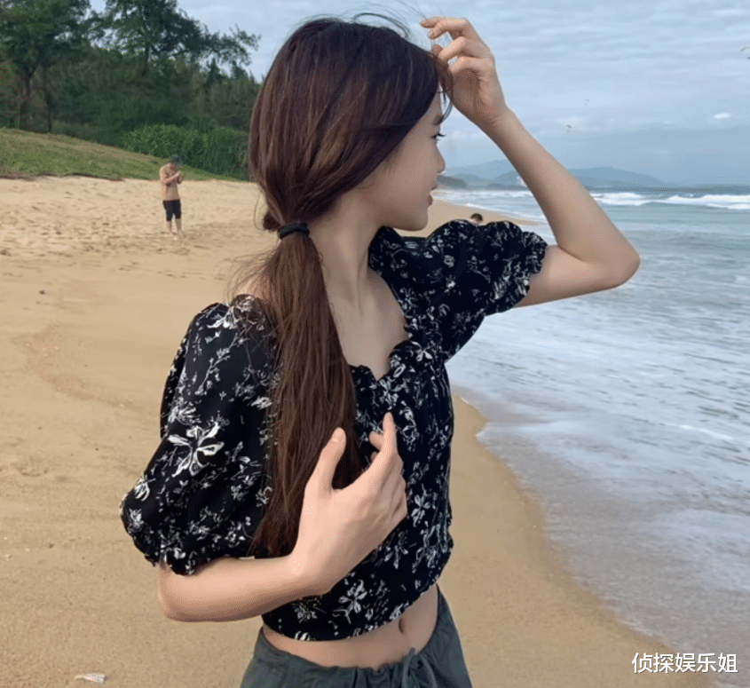 钟丽缇|钟丽缇二女儿晒近照,14岁Jaden染发化妆打扮成熟,身高近一米七