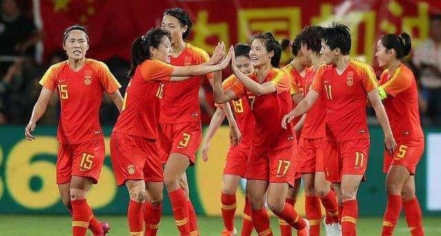 哈斯|衣锦还乡，江苏女足6大国脚再获巨奖，网友：吴海燕你也是冠军