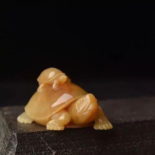 翡翠|万年龟,乌龟在翡翠中有何寓意象征呢?