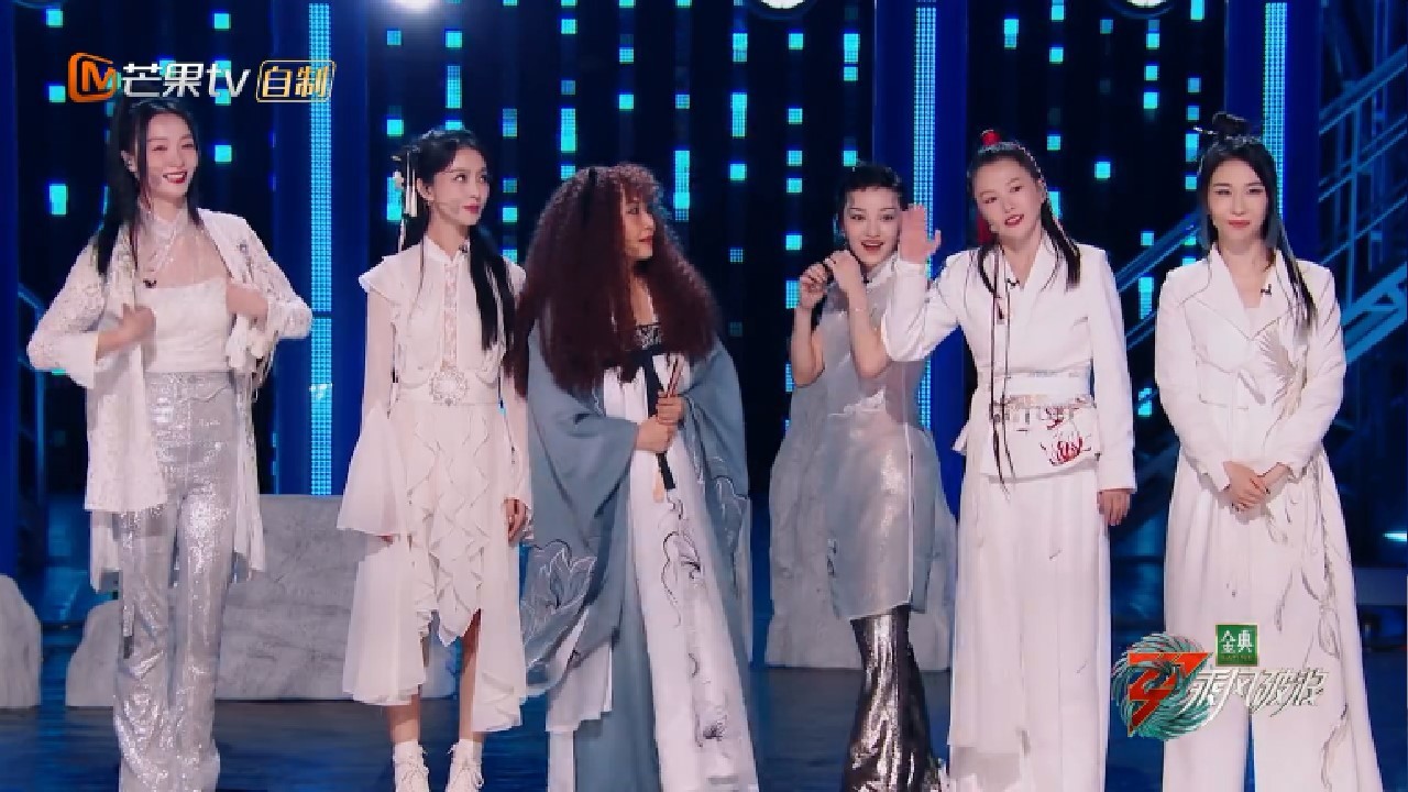 阿娇|阿娇的脸,不是普通的美能概括,郑秀妍的回眸,是惊慌失措的美!