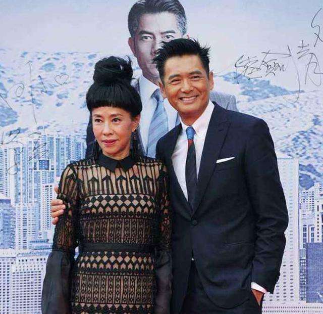 周润发|周润发近照曝光身体状况堪忧，满头银发皱纹深重，66岁看起来像80岁