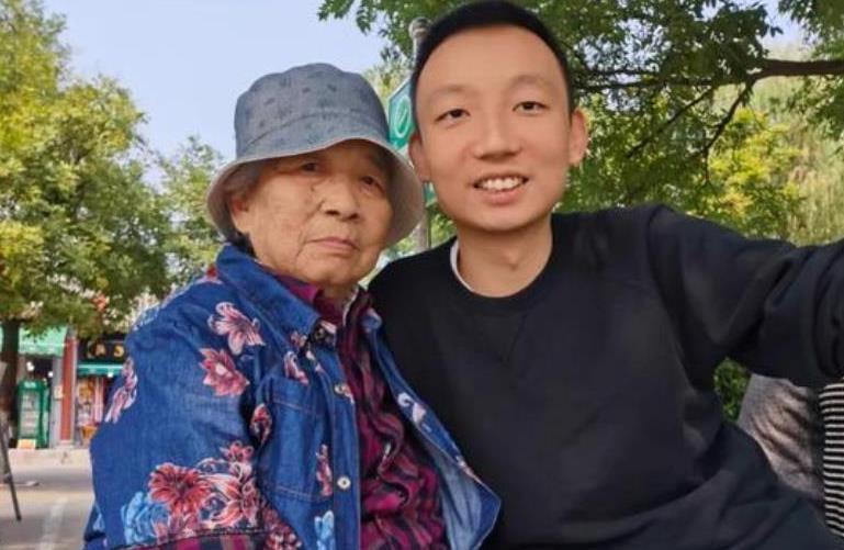 许敏|云昊陪许敏享受生活，与姚爸同框宛如父子，网友：郭威成为外人