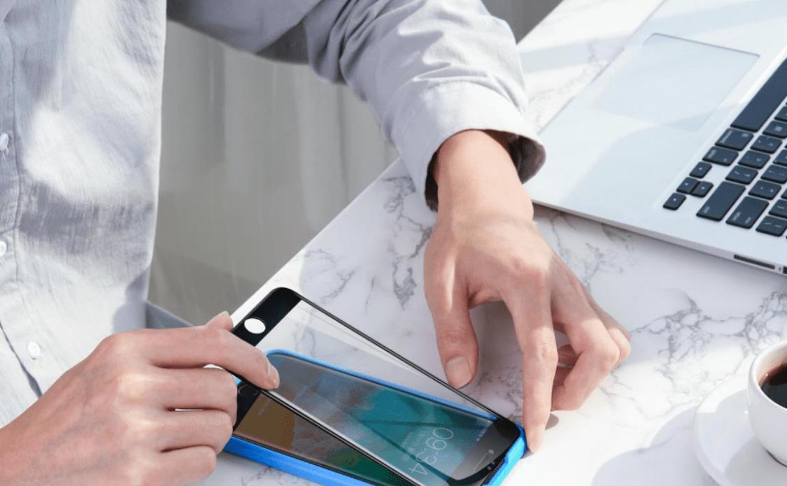 贴膜|聊聊手机官方贴膜：对用户到底有啥用？哪个厂商的膜最好？