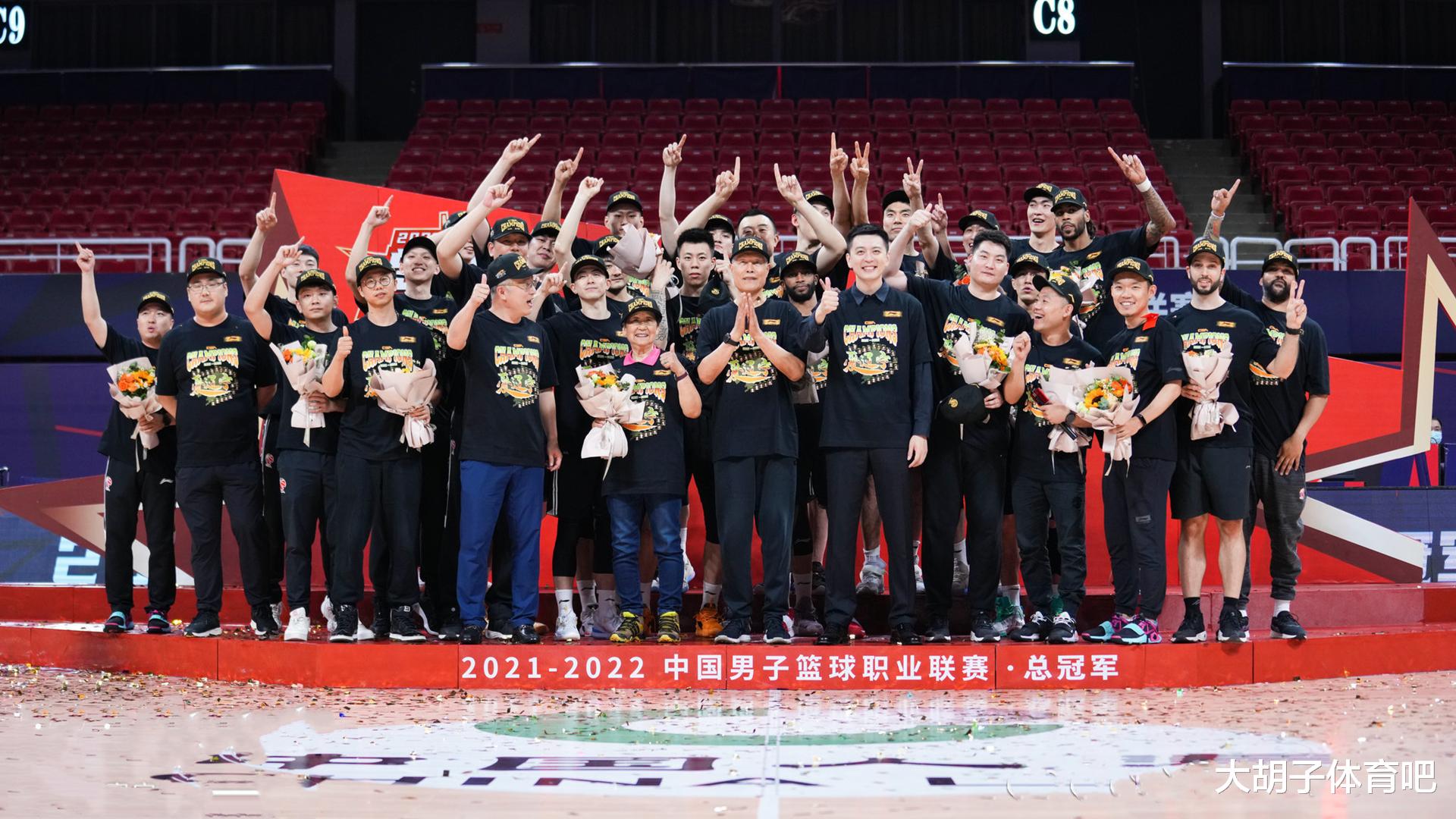 辽宁男篮|冲击顶薪？曝高诗岩获“重磅签约”，或离开辽篮，李洪庆压力大了