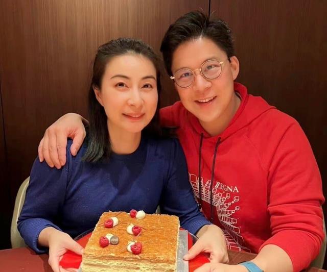 郭晶晶|代言接到手软,重返职场陪娃两不误,40岁郭晶晶是豪门媳妇天花板