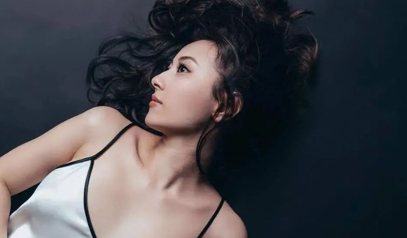 袁嘉敏|圈内又来爆料：港姐袁嘉敏平台上直喷钟培生和其父亲是“人渣”