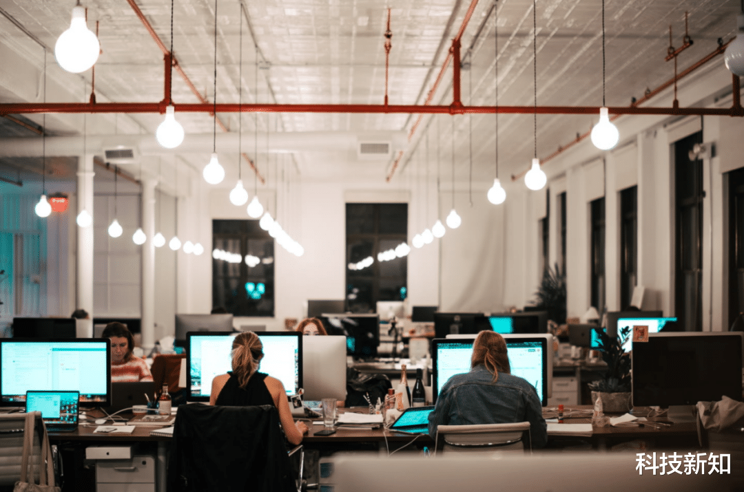 乐山|混合办公时代，职场人需要什么样的耳机？