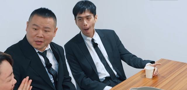 岳云鹏|岳云鹏在综艺里的表现：笑别人身高，说素人工作十年还坐公交