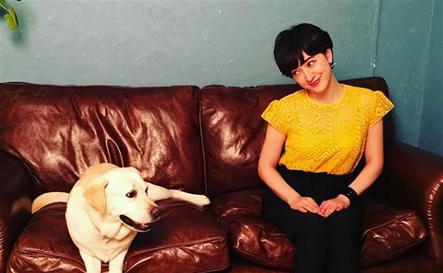 小泉纯一郎|日法混血最美主播：42岁和小泉纯一郎的儿子闪婚，夫妻俩黑料不断