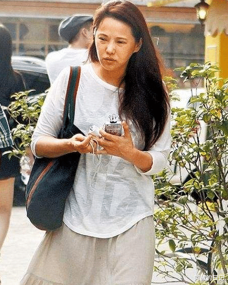 伊能静 伊能静又上热搜！53岁还保持少女身材不是因为7位数的保养费