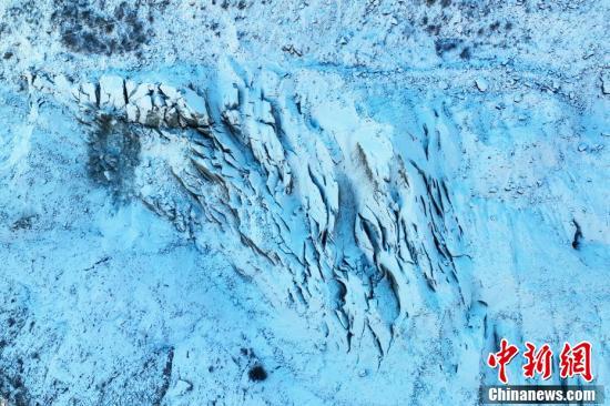 |航拍震后的贡嘎山海螺沟冰川冰瀑布 雄伟壮观依旧
