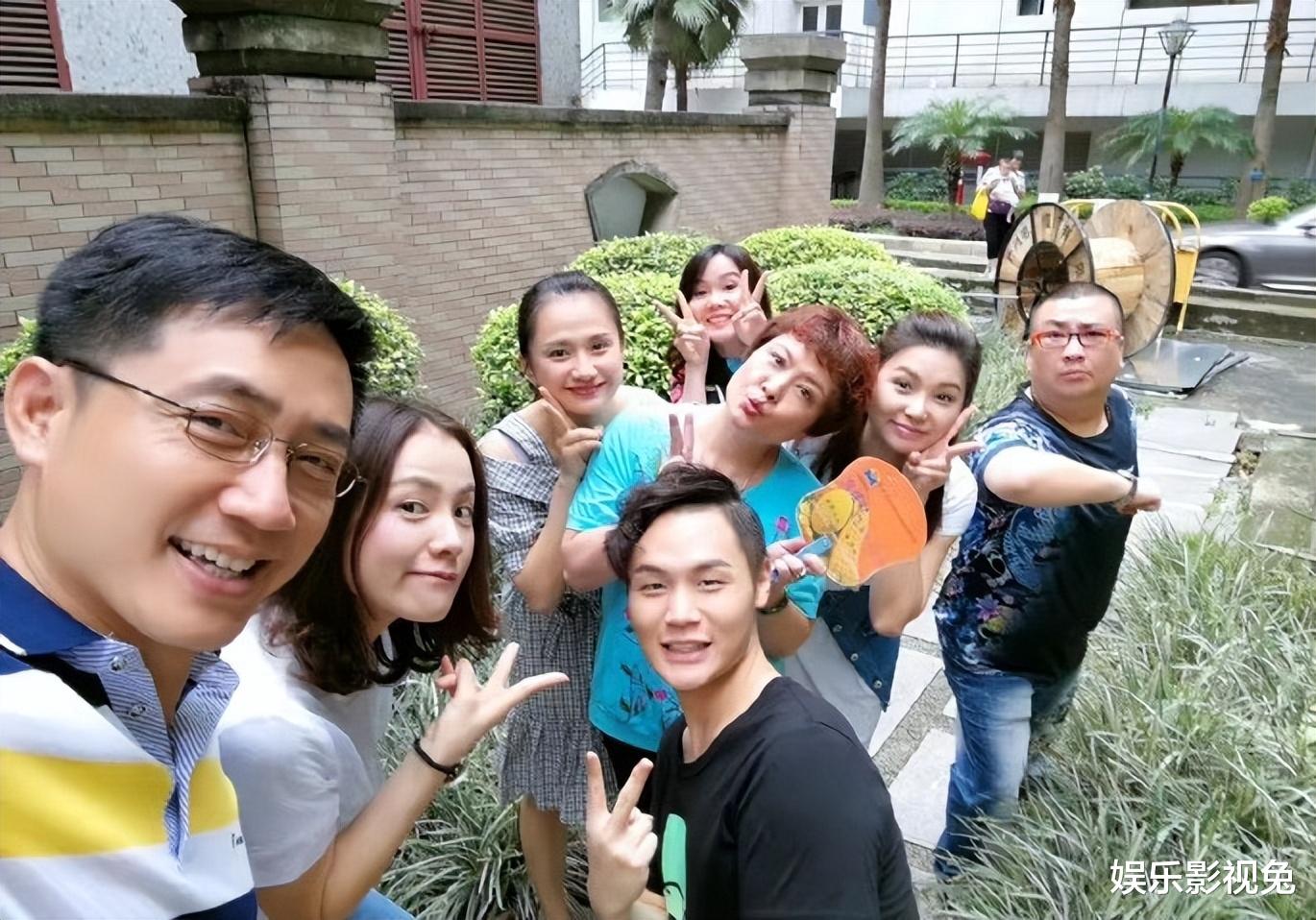 李俊毅|广东明星“康天庥”的眼光毒辣，现实中老婆和“罗飞雁”一样美！