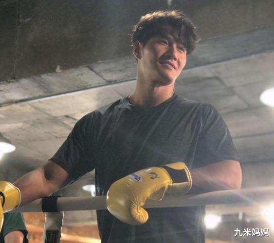 金钟国|金钟国坦言婚后要开健身房，自己健身，信用卡给老婆让她不无聊