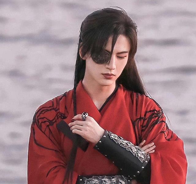 张凌赫|虞书欣与张凌赫合作新剧，主创团队曝光后，分分钟赶超《苍兰诀》