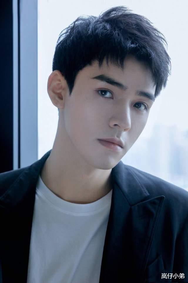 杨洋|娱记们最有好感的五位艺人公布，热巴可爱，杨洋没架子，白鹿亲民！