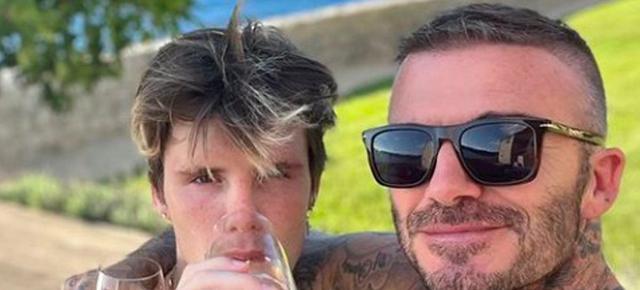 贝克汉姆|贝克汉姆三儿子带新女友度假，看女友眼神入迷，两人当众拥抱