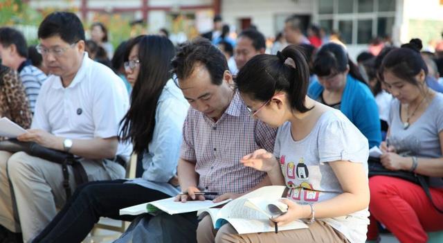 学霸|什么家庭容易出“学霸”?榜首父母职业出乎意料,也在情理之中