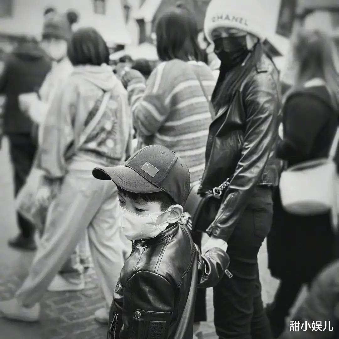 陈妍希|陈妍希合影稳居C位，儿子正面照曝光，“星二代”颜值有天花板了