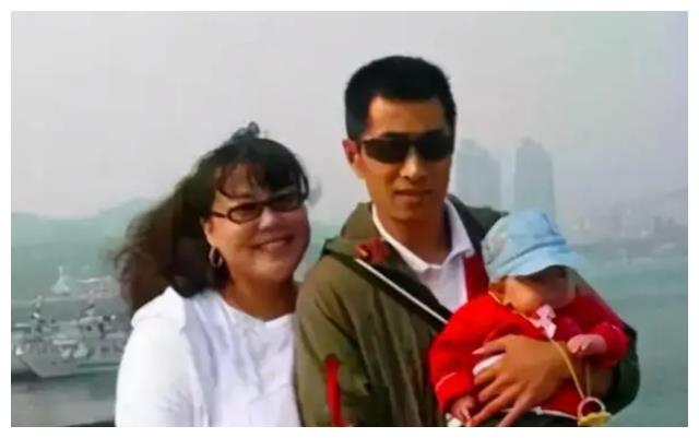 李菁菁|演员李菁菁:三婚三离,50岁下嫁小22岁圈外男友后,怎样了