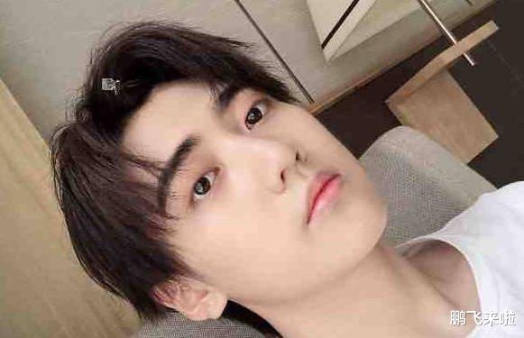 焉栩嘉|张子枫画过的一张画被曝像焉栩嘉，画上配文“loveyou”