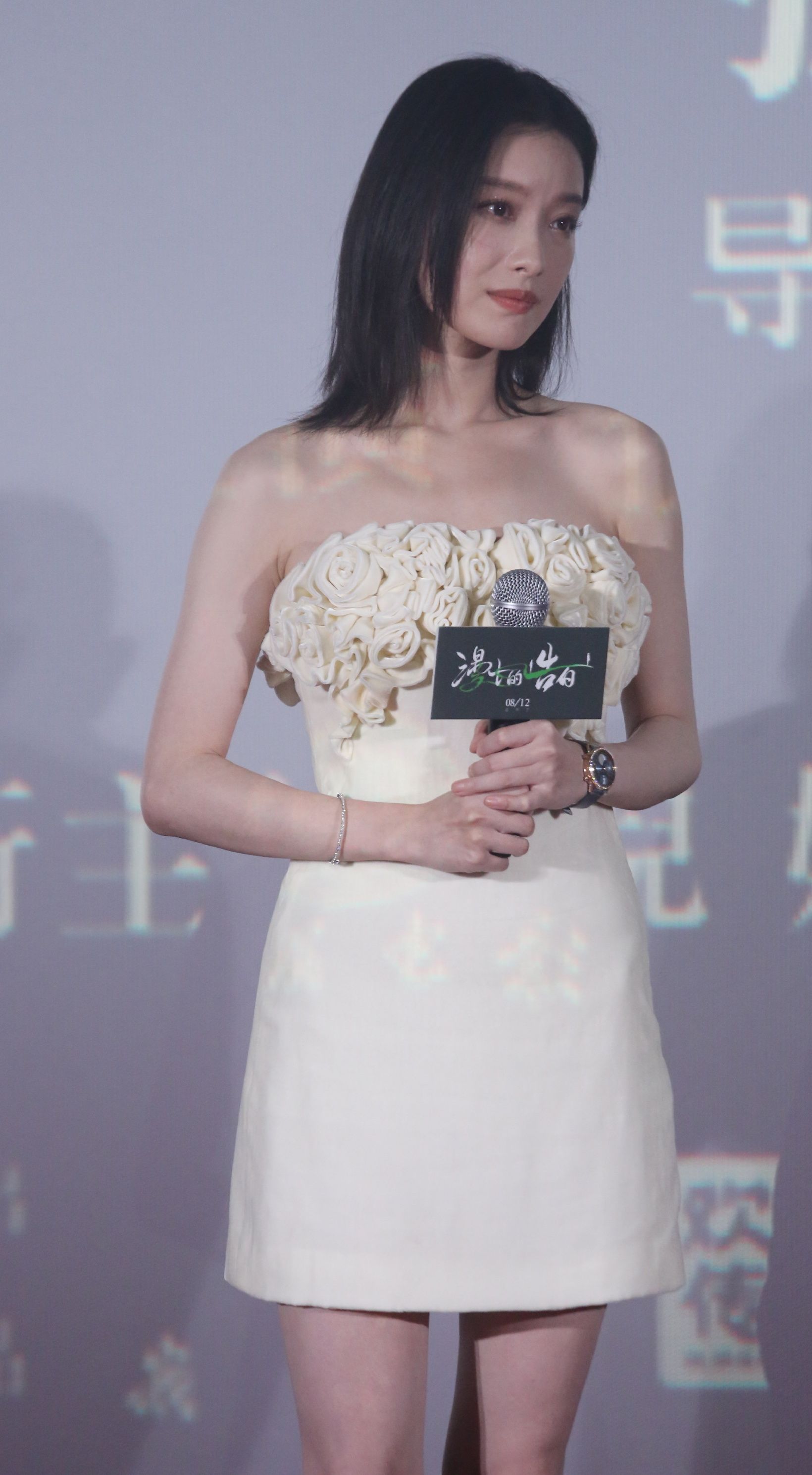 倪妮|倪妮真不适合穿短靴,造型师太不走心了,170大美女拍成了1米5