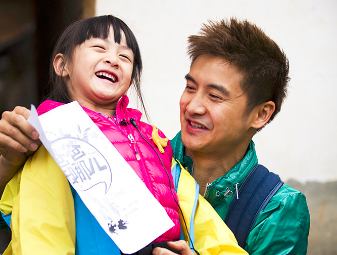 张亮|“男神”张亮困局:从红极一时,到“失业”,一手好牌就这样糊了?