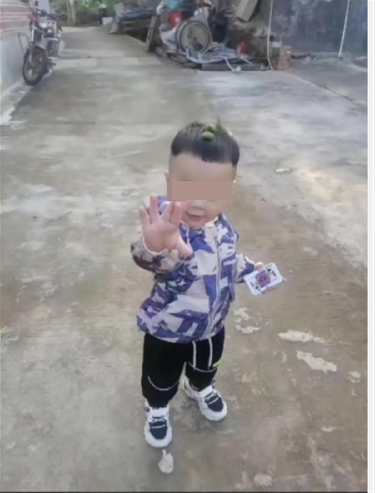 广西藤县一男童家门口失踪,家长要绷紧安全这根弦
