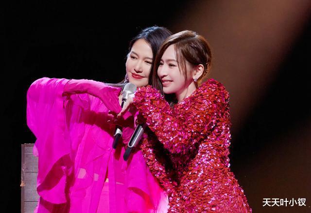 乘风破浪的姐姐|那英和荒井十一的谐音梗，点出了浪姐和其他唱跳节目最大的不同