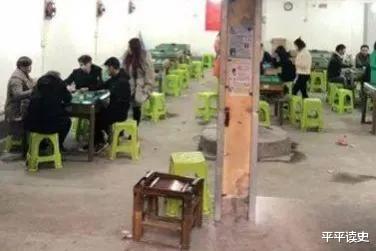 2006年，身家400亿的袁宝璟被判死刑后，在殡仪馆受刑时双眼含泪
