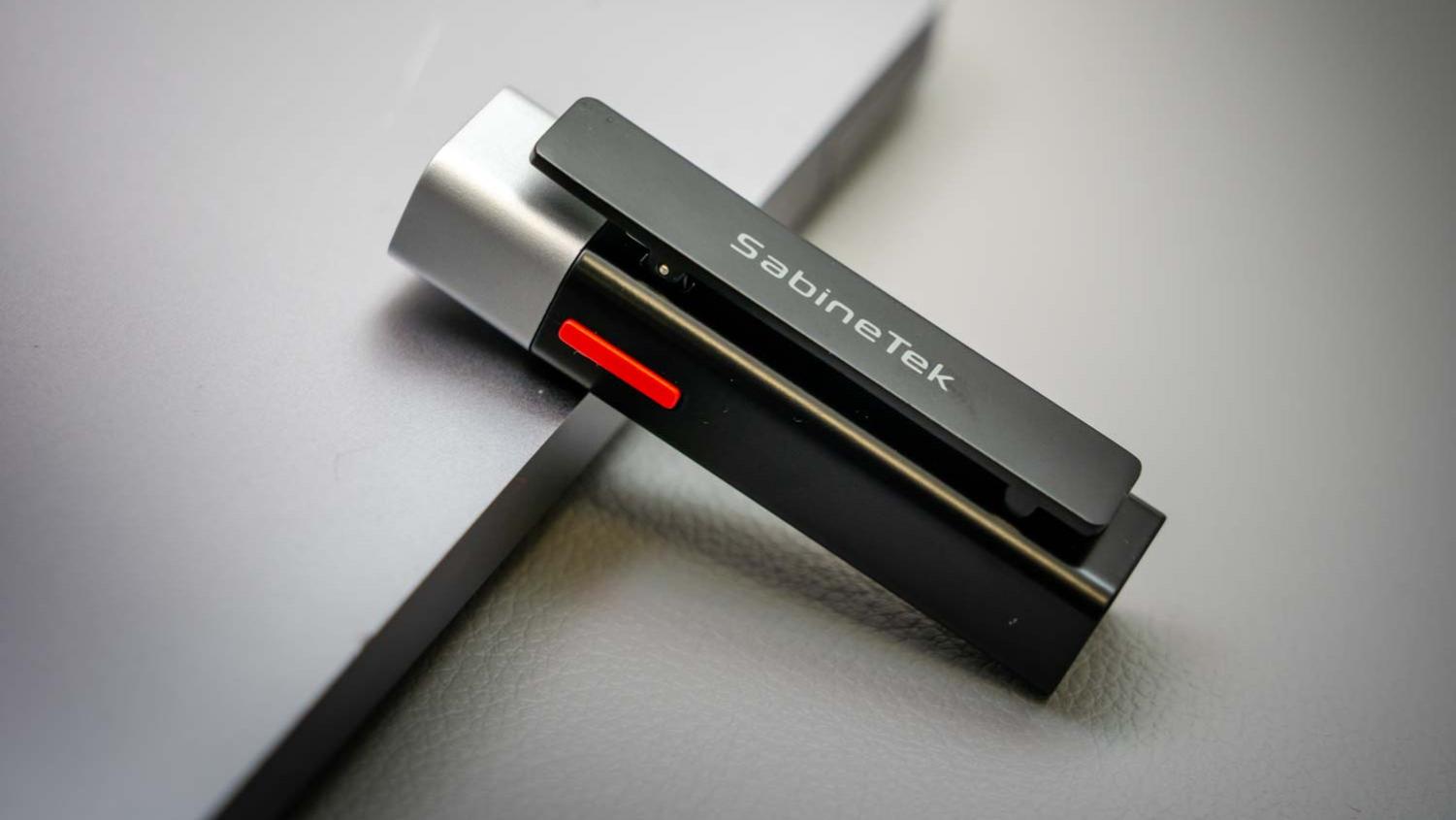 贴膜|塞宾智麦无线麦克风评测：手机制作VLOG的必备收音工具