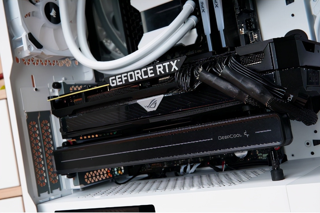 半导体|不仅要强大性能，更要超高的颜值，酷睿12代DDR5高端平台装机推荐