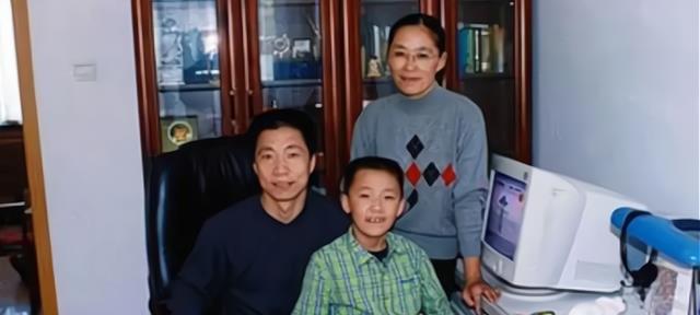 杨利伟在太空听到“敲门声”,十七年后谜底揭晓,幸亏他当时机智