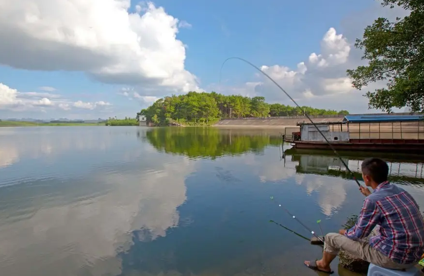 |小暑将临,鱼群转移!大鱼常在这些地方“聚头”,抢到就能爆护