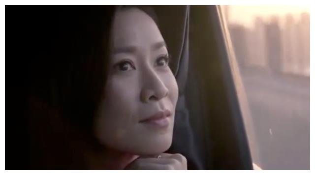 周星驰|众星庆香港回归25年，叶倩文、周星驰白头，陈小春粤语读古诗