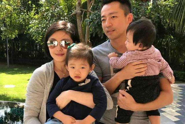 汪小菲|大S再婚的头纱都是汪小菲买的，张兰特意直播戴头纱，讽刺前儿媳