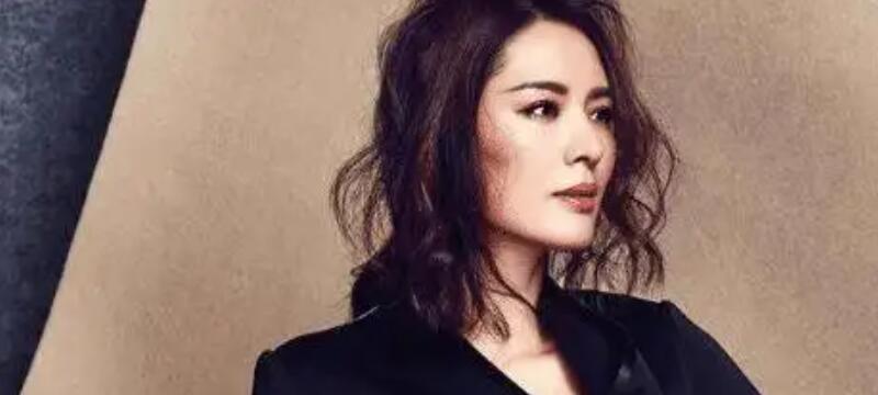 发型 45-50岁适合什么发型?外翘齐肩短发俊俏可爱,减龄又有女人味