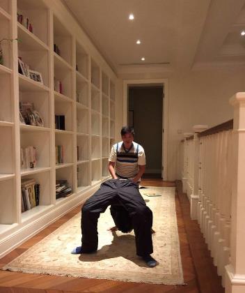 孙楠|带你参观孙楠住的豪宅，如今喜欢养生了，在家喝茶享受生活