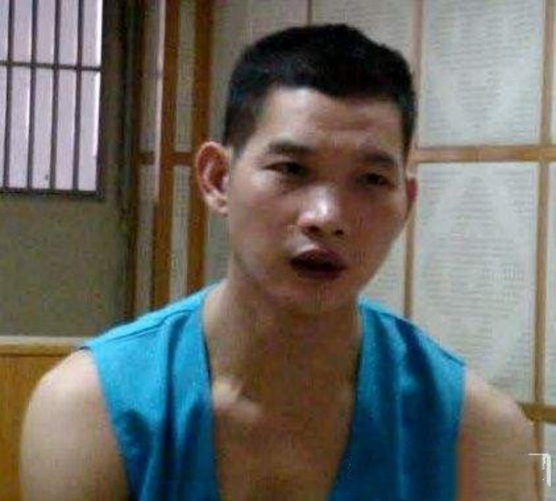 2005年,劫匪袭击警察被判7年,入狱4年才知,此人背负13条人命