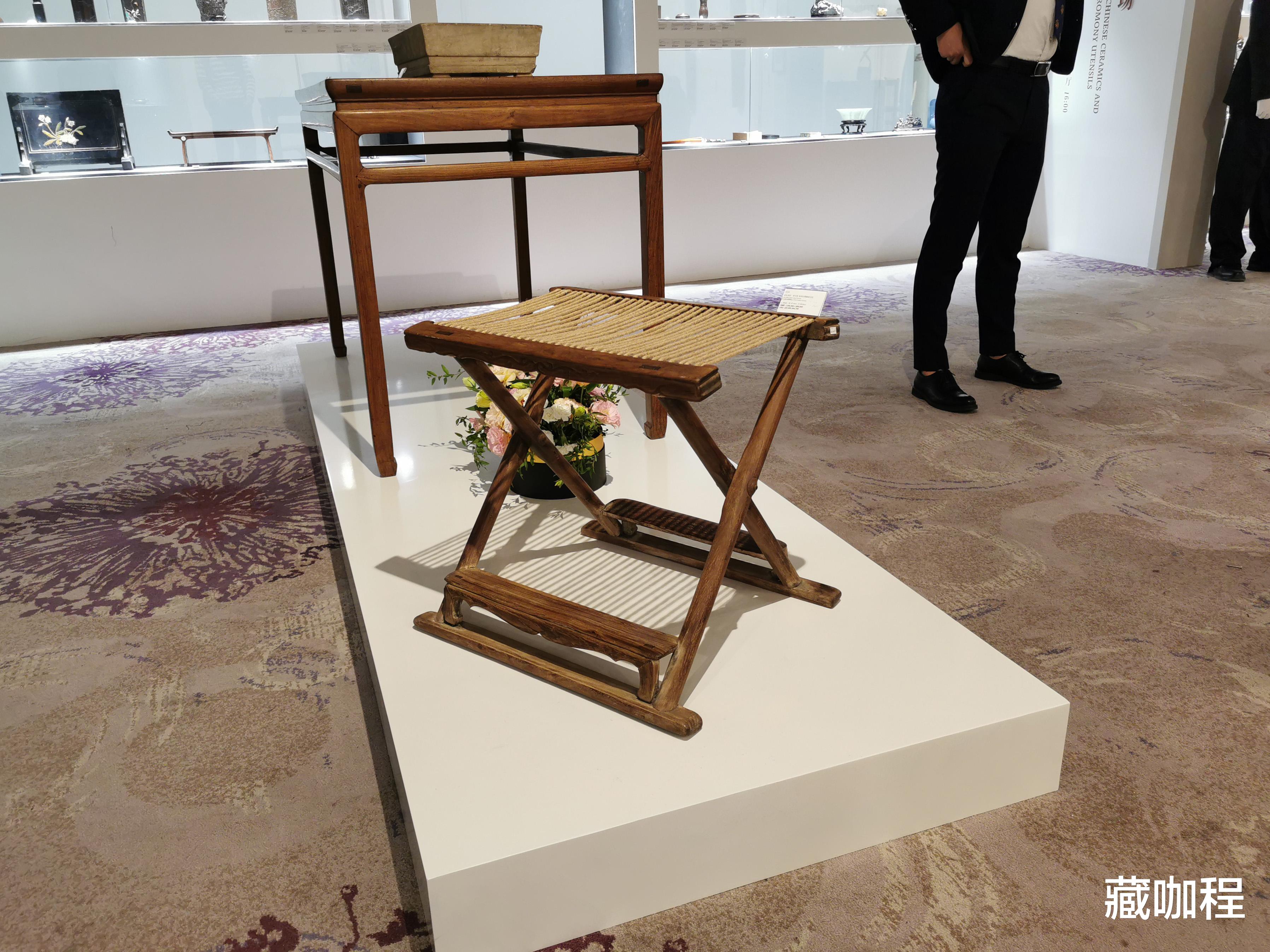 |同价位黄花梨真不少,刀牙板平头案207万成交