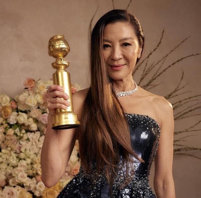 杨紫琼|杨紫琼夺金球影后感言被打断,霸气回怼:闭嘴!我可以痛扁你