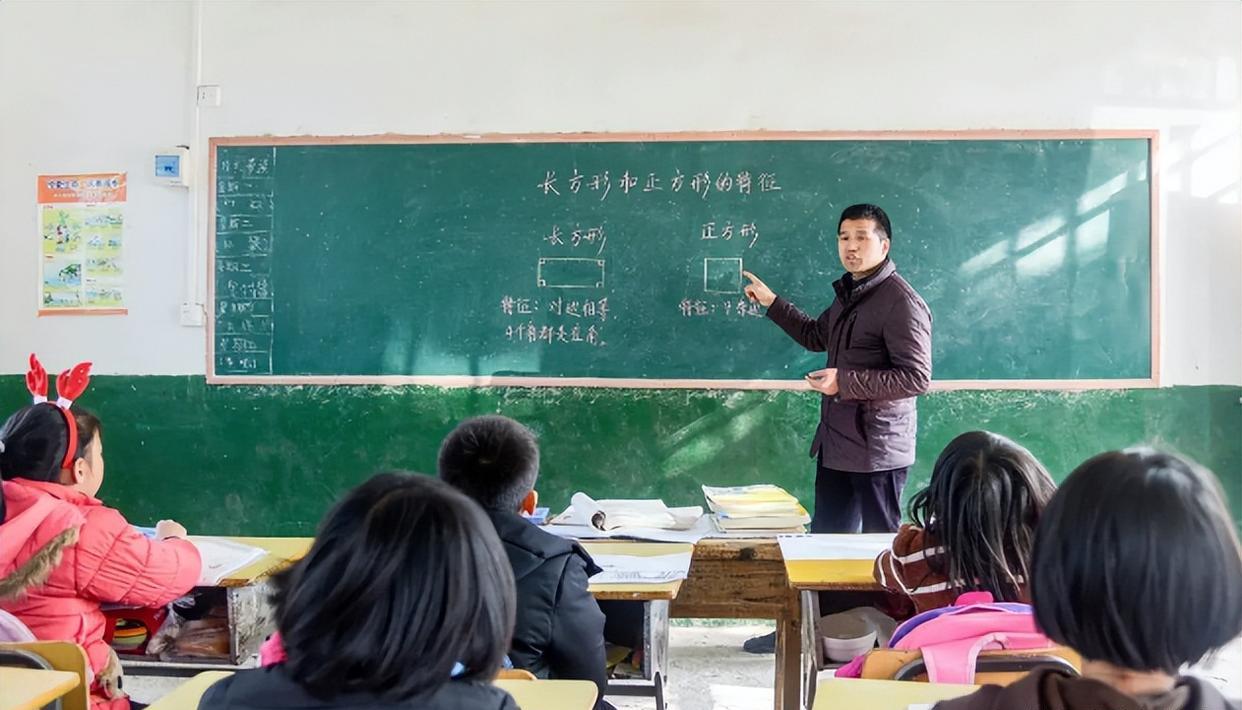 招聘|成都某中学教师招聘，30多人报名竞争5个名额，更有985名校硕士