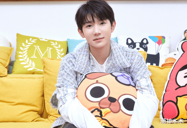 王源|网曝王源成绩差被取消签证,大粉称其两年没回校,本人忙事业赚钱