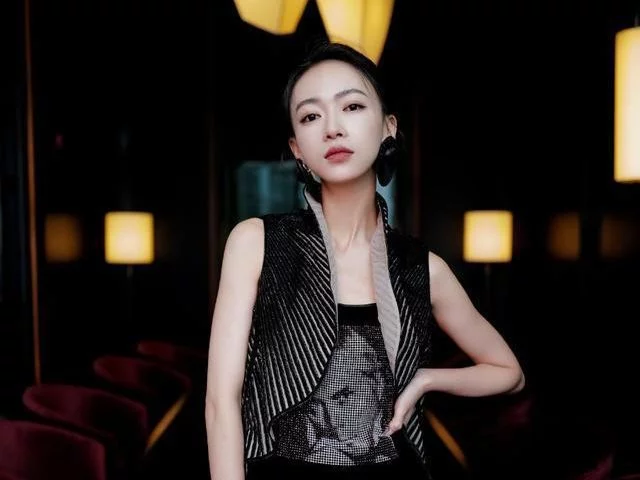 吴谨言 吴谨言终于开窍了，剪短发后像“换了个人”，网友直呼认不出
