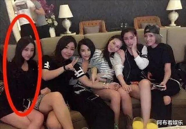 方媛|港台天王都爱嫩模，四位低幼天王嫂的名字，竟然都叫“卑微”？