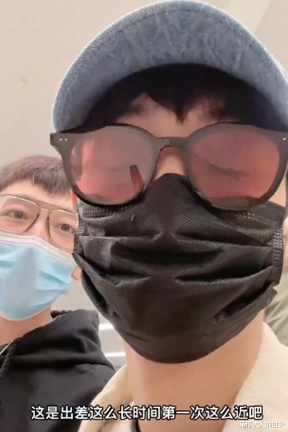 古力娜扎|德云社张九龄带着老秦助理，一起挑战俯卧撑，粉丝：九龄真没白练