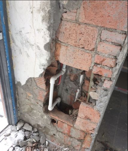 装修没结束,水管就被工人打穿!这一细节竟然还有人没注意